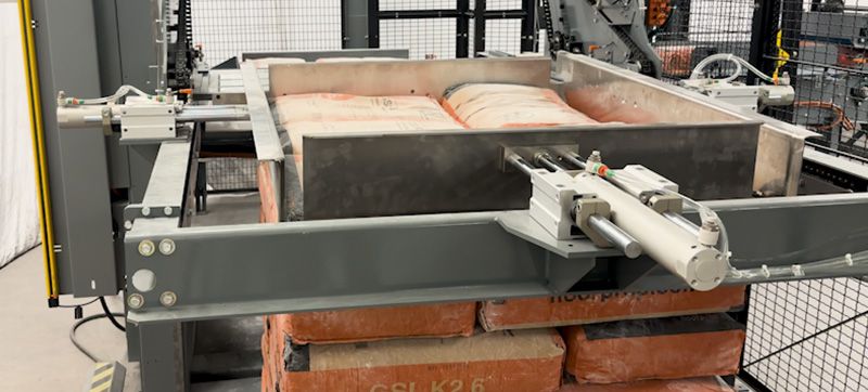 Palletizing with Bag Flattener