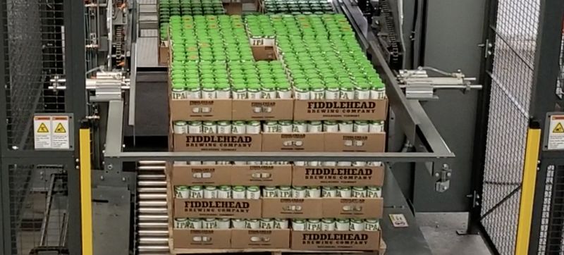 Palletizing Beer Cans in Trays